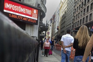 Impostômetro, em São Paulo: a campanha por menos impostos, em geral, esconde interesses particulares