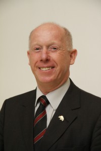 Auditor Fiscal da Receita Estadual do Rio Grande do Sul. Bacharel em Ciências Jurídicas e Sociais pela PUC/RS e em Administração, pela UFRS. Presidente da Federação Brasileira de Associações de Fiscais de Tributos Estaduais (Febrafite), uma entidade nacional com 28 filiadas, representando mais de 30 mil auditores fiscais das Receitas Estaduais em todo o país.  Exerceu cargo de chefia na Secretaria da Fazenda como Coordenador-Geral, em Canoas, e superintendente-adjunto da Administração Tributária do RS.